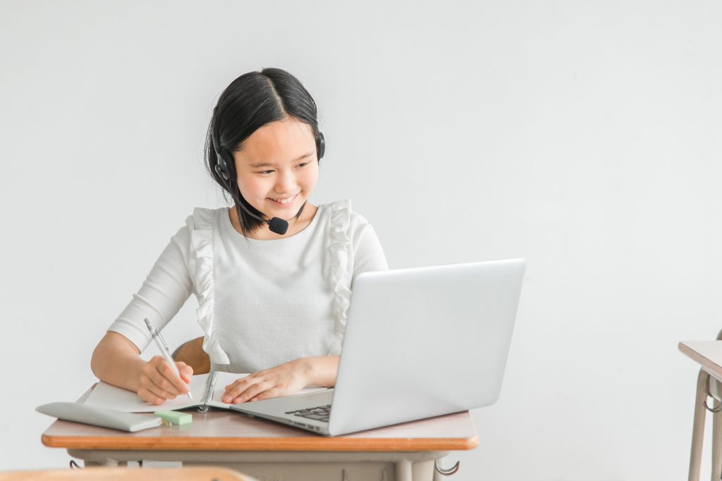 こども英会話や英検対策が得意なダイナソーオンライン英会話